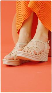 Marta Hazas feet photo thumbnail