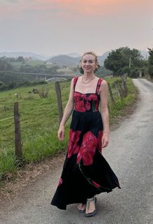 Marta Hazas feet photo thumbnail