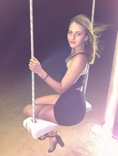 Marta Kostyuk feet photo thumbnail