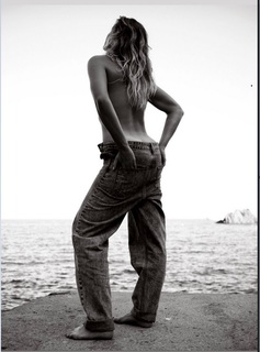 Marta Kostyuk feet photo thumbnail