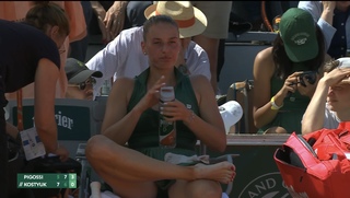 Marta Kostyuk feet photo thumbnail