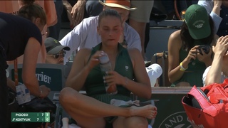 Marta Kostyuk feet photo thumbnail