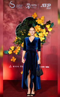 Marta Kostyuk feet photo thumbnail