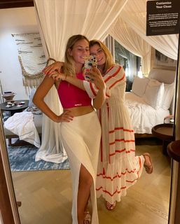 Marta Kostyuk feet photo thumbnail