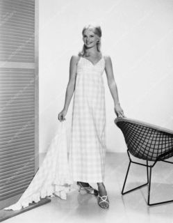 Marta Kristen feet photo 2