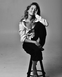 Marta Larralde feet photo 1