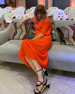 Marta Larralde feet photo 2