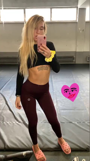 Marta Linkiewicz feet photo 7