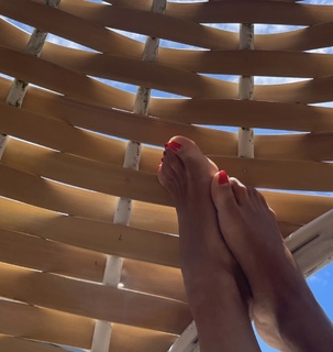 Marta Manowska feet photo 9
