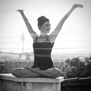 Marta Nieto feet photo 7