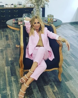 Marta Sánchez feet photo 3