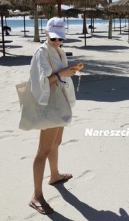 Marta Wierzbicka feet photo thumbnail