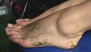 Marta Zmuda Trzebiatowska feet photo thumbnail