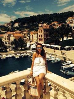 Marta Zmuda Trzebiatowska feet photo thumbnail