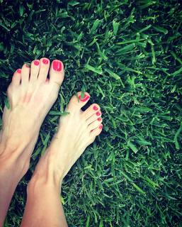 Marta Zmuda Trzebiatowska feet photo thumbnail