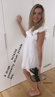 Marta Zmuda Trzebiatowska feet photo thumbnail