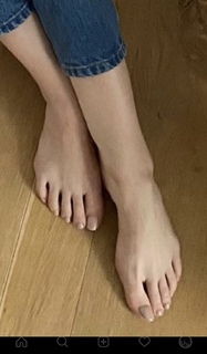 Marta Zmuda Trzebiatowska feet photo thumbnail