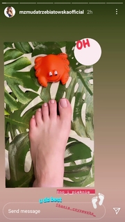 Marta Zmuda Trzebiatowska feet photo thumbnail