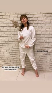Marta Zmuda Trzebiatowska feet photo thumbnail