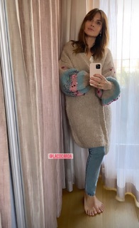 Marta Zmuda Trzebiatowska feet photo thumbnail