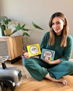 Marta Zmuda Trzebiatowska feet photo thumbnail
