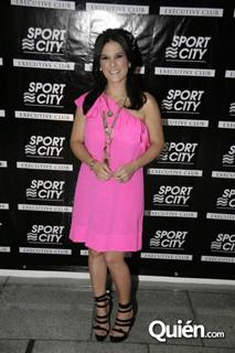 Martha Debayle feet photo 1
