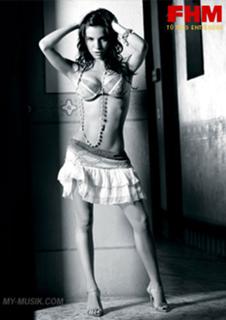 Martha Higareda feet photo thumbnail