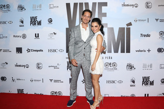 Martha Higareda feet photo thumbnail
