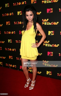 Martha Higareda feet photo thumbnail
