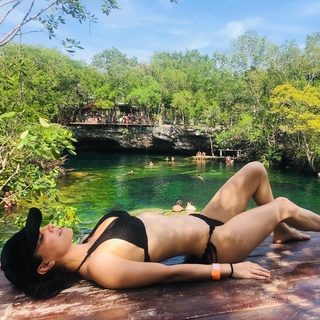 Martha Higareda feet photo thumbnail