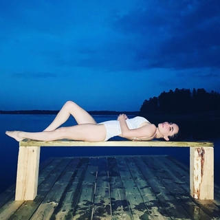Martha Higareda feet photo thumbnail