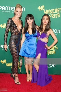 Martha Higareda feet photo thumbnail