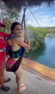 Martha Higareda feet photo thumbnail