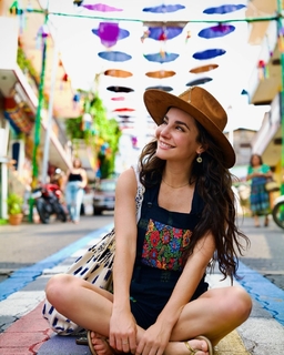 Martha Higareda feet photo thumbnail