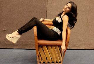 Martha Higareda feet photo thumbnail