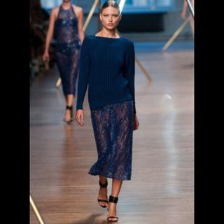 Martha Hunt feet photo thumbnail