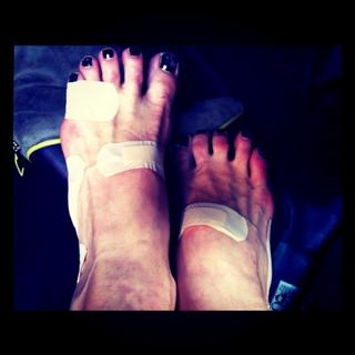 Martha Hunt feet photo thumbnail