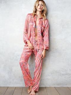 Martha Hunt feet photo thumbnail