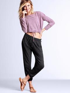 Martha Hunt feet photo thumbnail