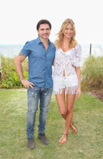 Martha Hunt feet photo thumbnail