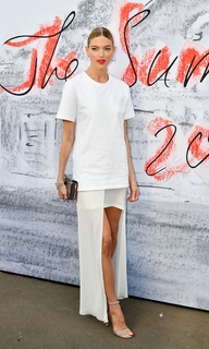Martha Hunt feet photo thumbnail