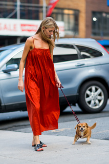 Martha Hunt feet photo thumbnail