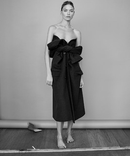 Martha Hunt feet photo thumbnail