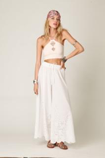 Martha Hunt feet photo thumbnail