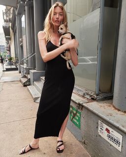 Martha Hunt feet photo thumbnail