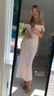 Martha Hunt feet photo thumbnail