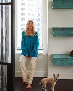 Martha Hunt feet photo thumbnail