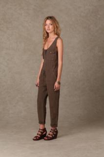 Martha Hunt feet photo thumbnail