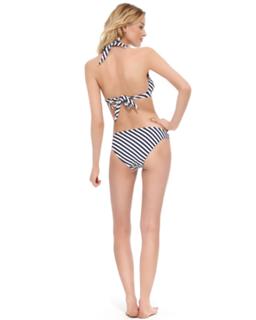 Martha Hunt feet photo thumbnail