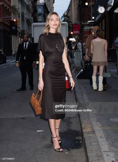 Martha Hunt feet photo 10